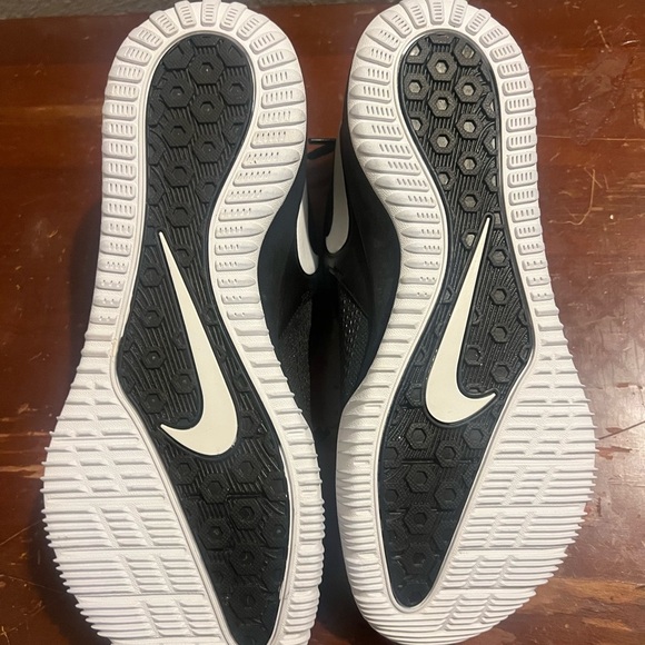 Nike Black and White Athletic Hyperace 2 fits men size 10 new - Picture 6 of 6